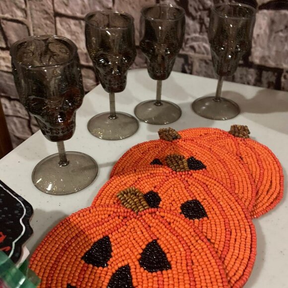 Pier 1 Beaded Jack O' Lantern Coasters (set of 4) Halloween, Pumpkins - Picture 4 of 5